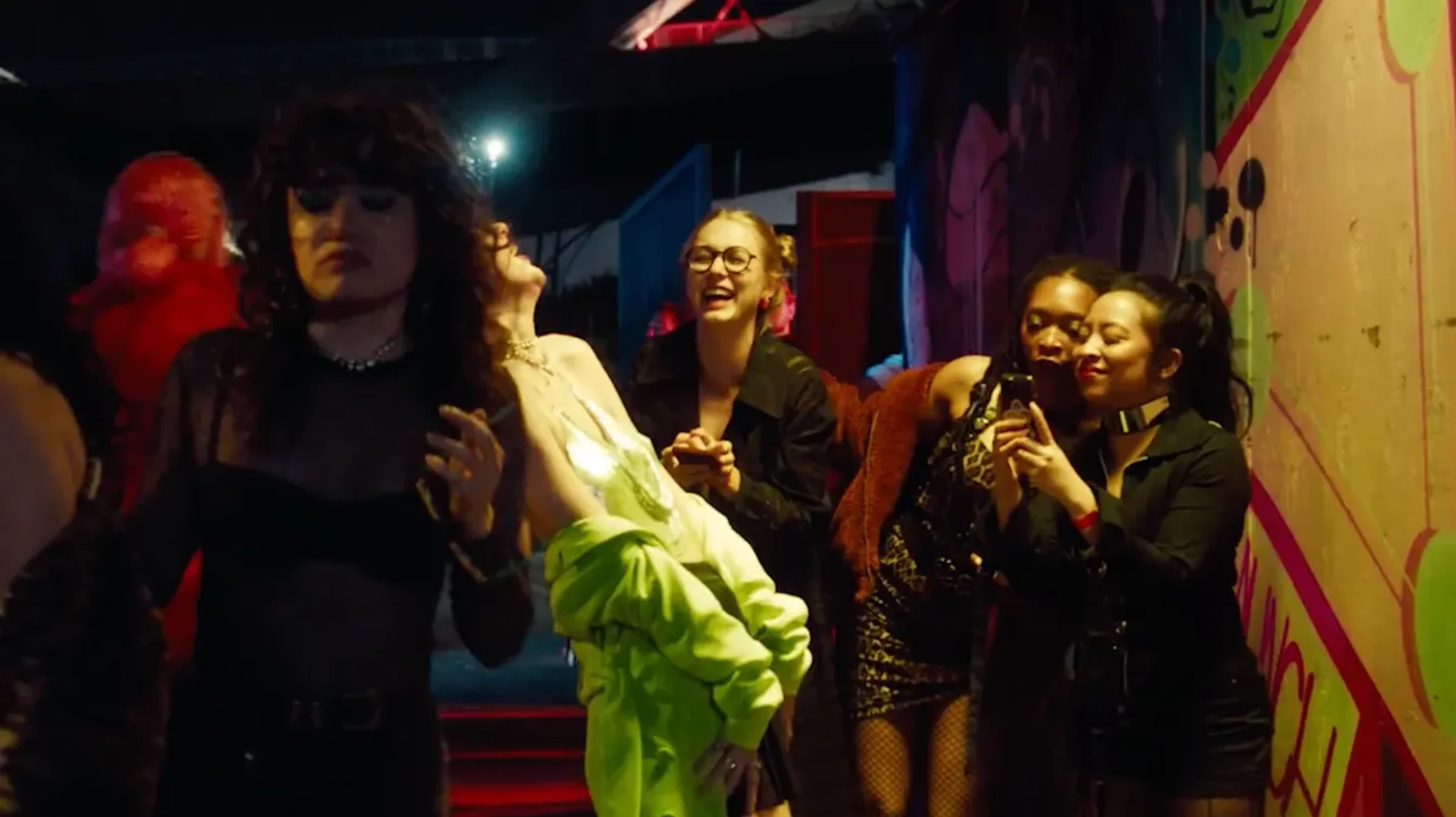Personally I Find It Rude to Be Boring — production still